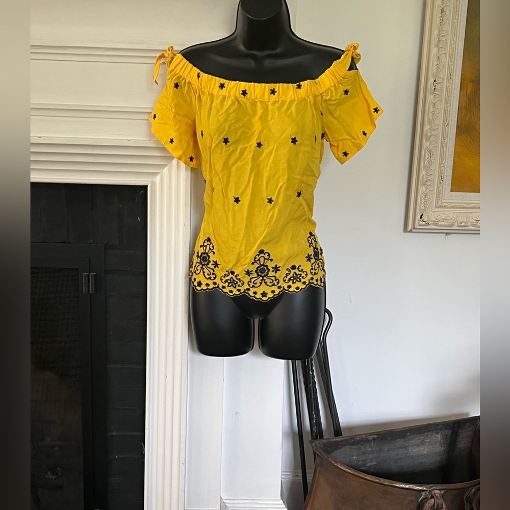 NWT love tree beautiful bright yellow and navy blue shirt